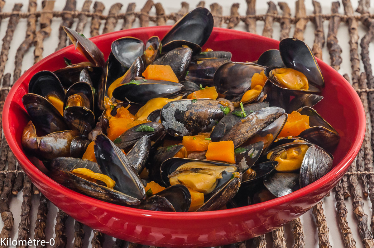 Photo de recette de moules, butternut, coulemelles, champignons, courges, automne, fruits de mer, facile, rapide, léger, comté de Kilomètre-0, blog de cuisine réalisée à partir de produits locaux et issus de circuits courts