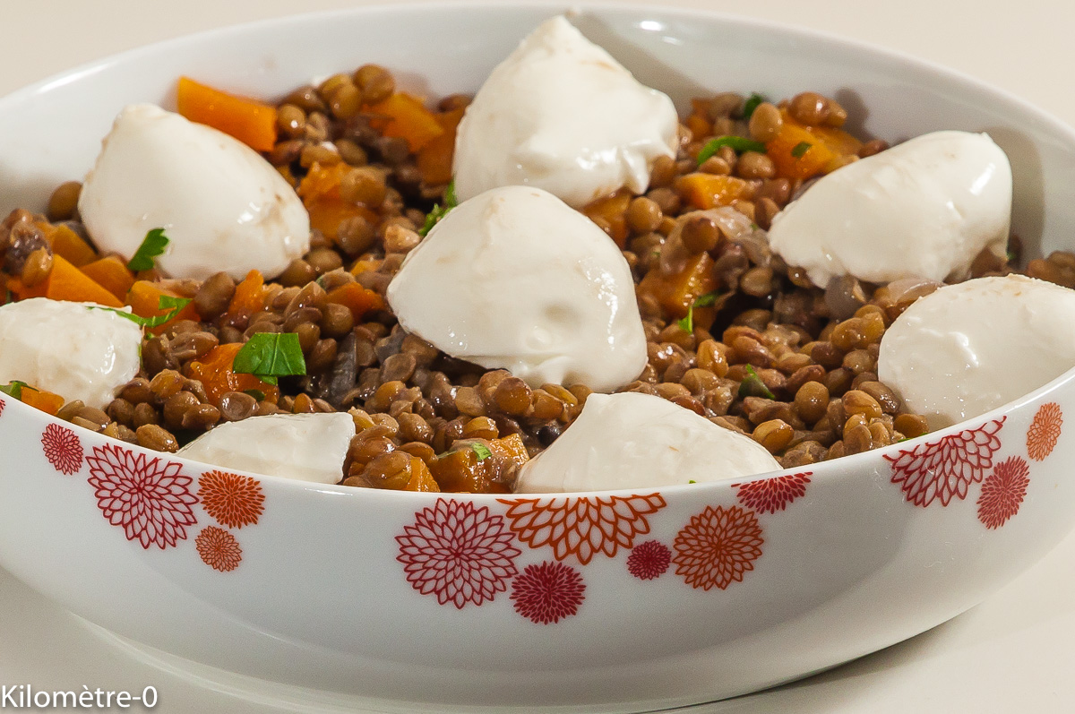 Photo de recette végétarienne, courge, butternut, potimarron, lentilles, mozzarella de de Kilomètre-0, blog de cuisine réalisée à partir de produits locaux et issus de circuits courts