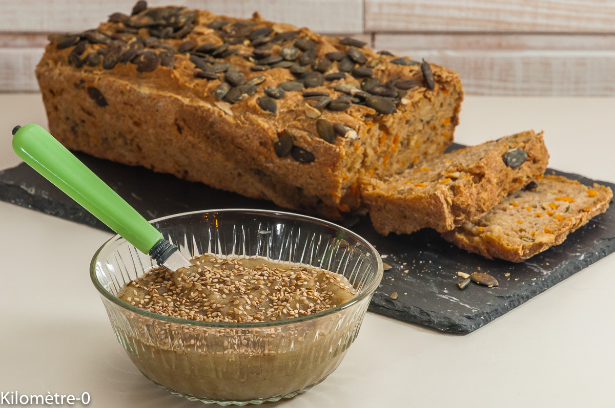 Photo de recette de caviar d'aubergines, pain aux carottes de Kilomètre-0, blog de cuisine réalisée à partir de produits locaux et issus de circuits courts