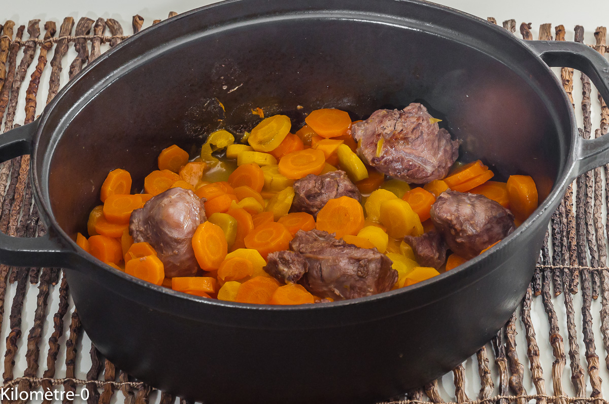 Photo de recette de joues de porc, carottes, légumes, mijoté de Kilomètre-0, blog de cuisine réalisée à partir de produits locaux et issus de circuits courts