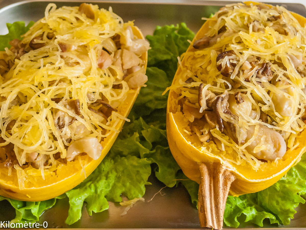Photo de recette de courge spaghetti farcie, bio, végétarienne de Kilomètre-0, blog de cuisine réalisée à partir de produits locaux et issus de circuits courts