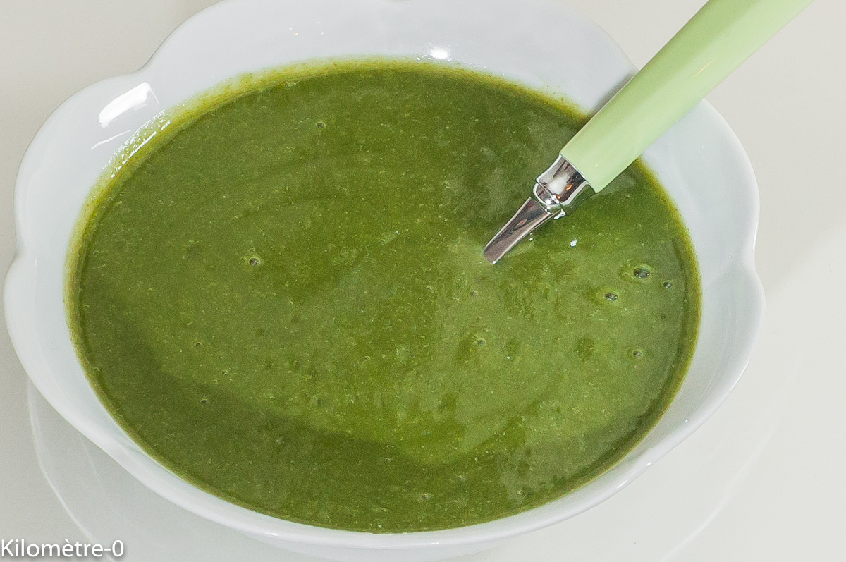 Photo de recette de soupe, velouté, potage facile de légumes d'hiver, bio de Kilomètre-0, blog de cuisine réalisée à partir de produits locaux et issus de circuits courts