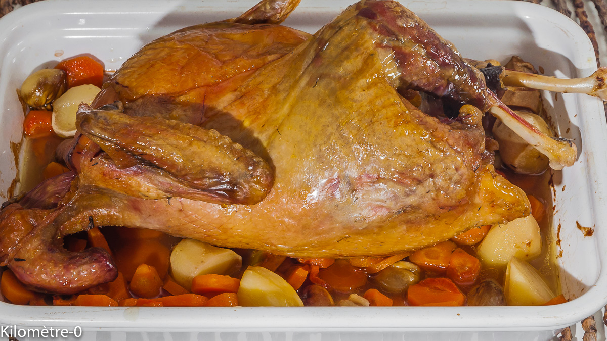 Photo de recette de pintade fermière rôtie, légumes, facile, cuisson lente de Kilomètre-0, blog de cuisine réalisée à partir de produits locaux et issus de circuits courts