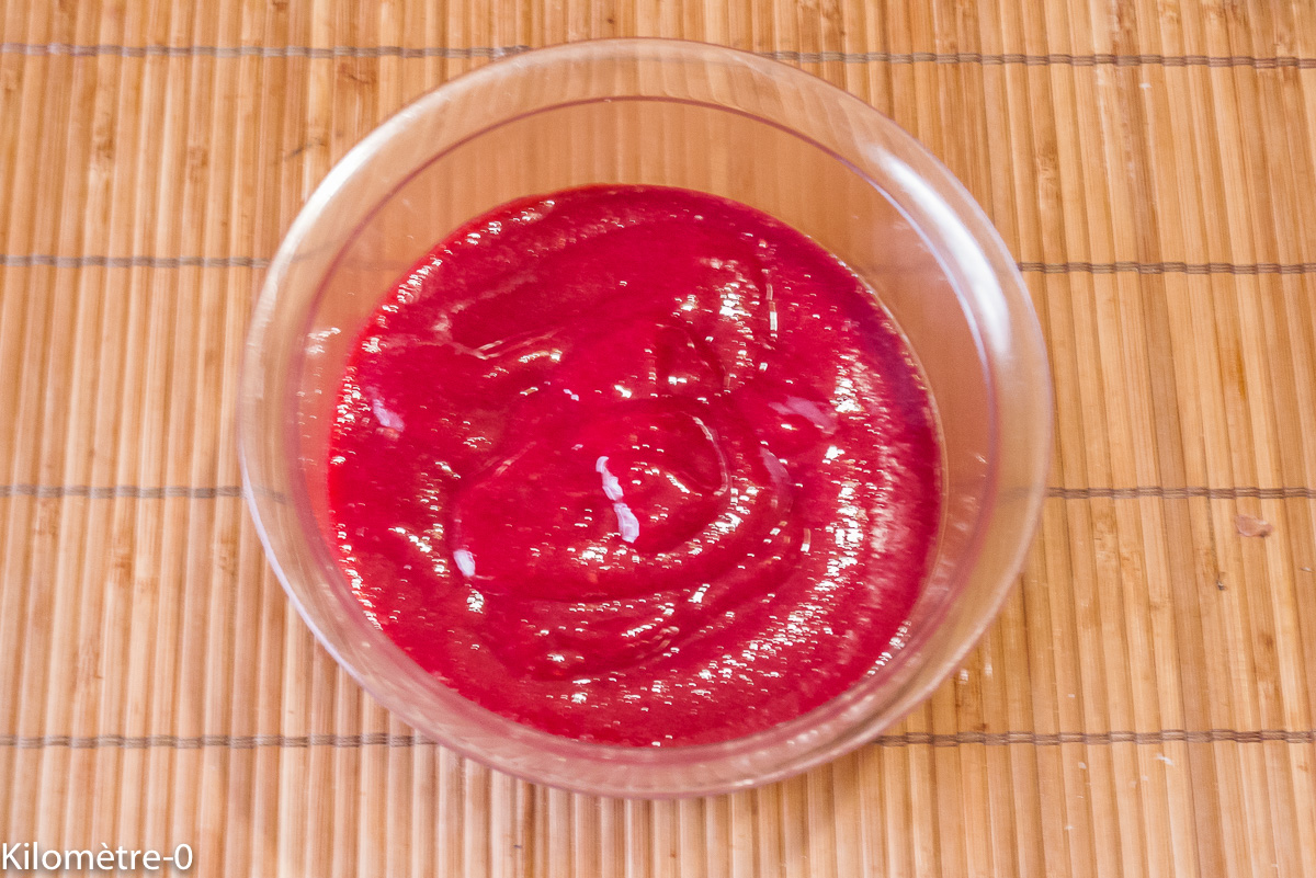 Photo de recette de coulis de fruits rouges, frmaboises, glace maison deKilomètre-0, blog de cuisine réalisée à partir de produits locaux et issus de circuits courts
