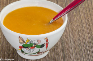 Photo de recette de soupe, velouté, carotte, radis noirs, bio, légumes, hiver, facile, rapide, healthy, végétarien, Kilomètre-0, blog de cuisine réalisée à partir de produits locaux et issus de circuits courts