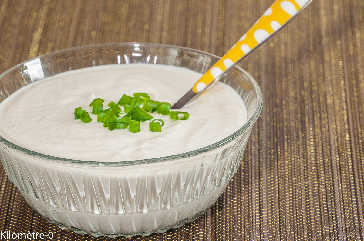 Photo de recette vegan, crème fraiche végétale, noix de cajou, rapide, facile, bio de Kilomètre-0, blog de cuisine réalisée à partir de produits locaux et issus de circuits courts