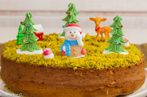 Photo de recette de gâteau du matin, Noël, facile, rapide, enfant, décoré, paysage d'hiver, pistaches, beau, original de Kilomètre-0, blog de cuisine réalisée à partir de produits locaux et issus de circuits courts