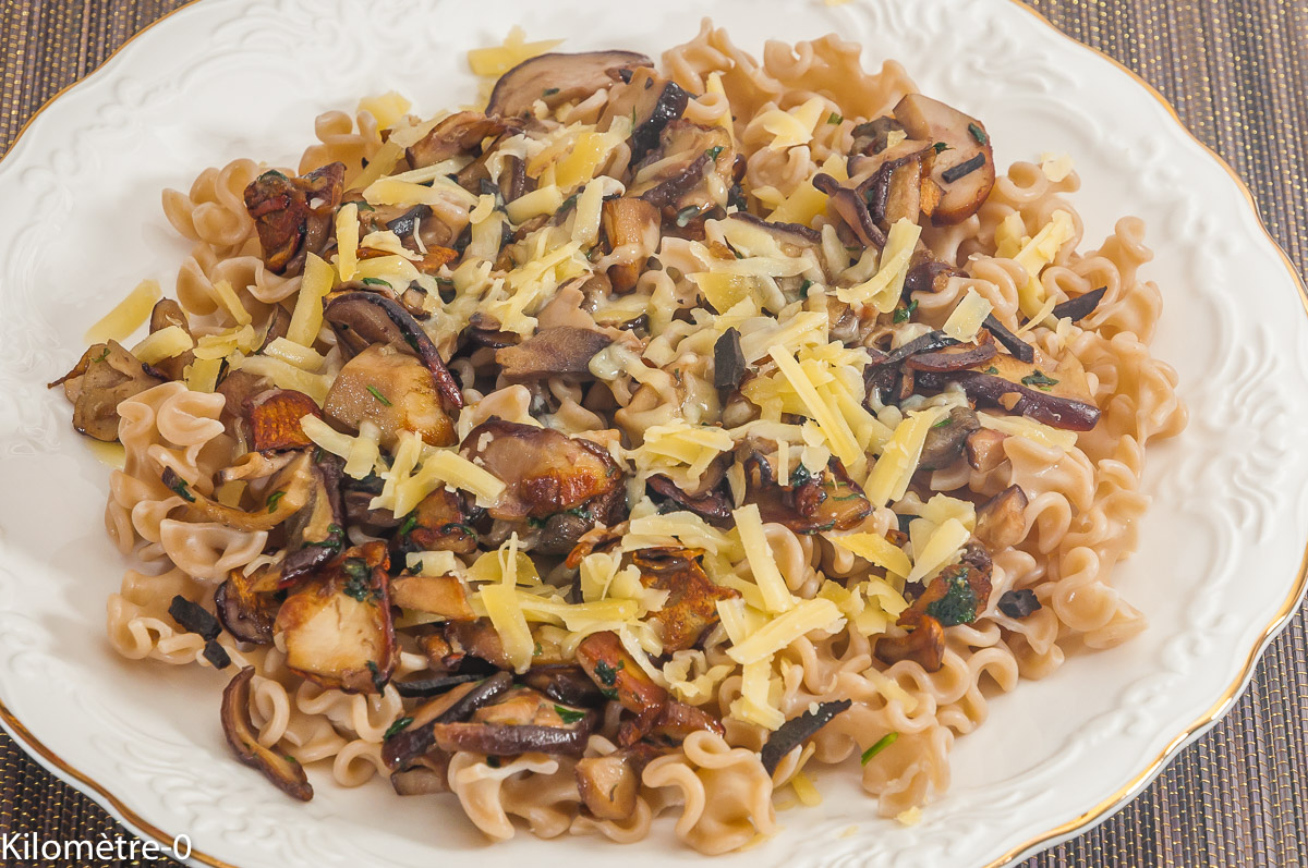 Photo de recette de pâtes facile aux cèpes et aux truffes de Kilomètre-0, blog de cuisine réalisée à partir de produits locaux et issus de circuits courts