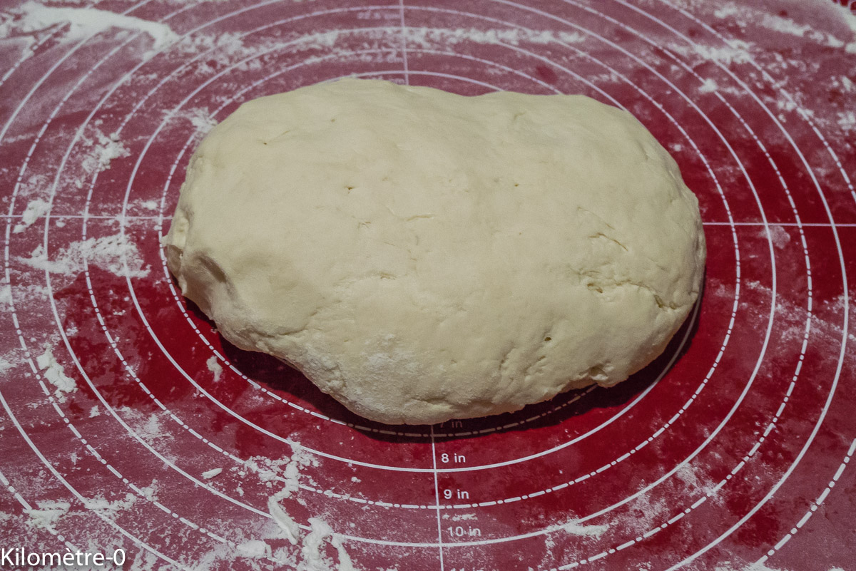 Photo de recette de pâte brisée croustillante, bio, facile de Kilomètre-0, blog de cuisine réalisée à partir de produits locaux et issus de circuits courts