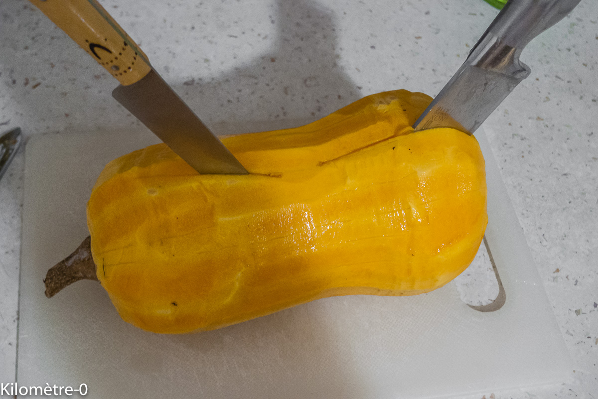 Photo de recette de butternut facile à couper, cuisson des buternut, comment cuire les butternut, de Kilomètre-0, blog de cuisine réalisée à partir de produits locaux et issus de circuits courts