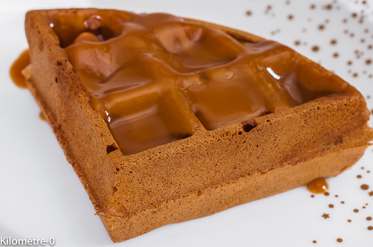 Photo de recette de gaufre au caramel au beurre salé maison, facile, Kilomètre-0, blog de cuisine réalisée à partir de produits de saison et issus de circuits courts