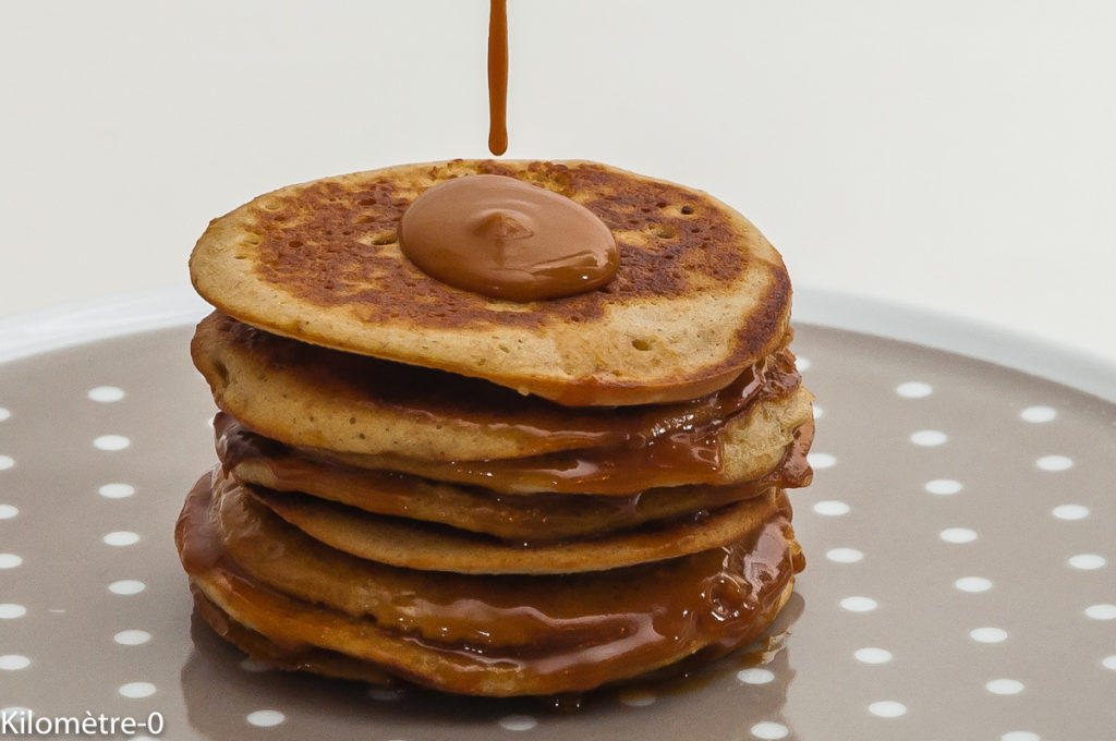 Photo de recette de  pancake facile, goûter, économique, facile, rapide, Bretagne, caramel maison de chandeleur, pancake, caramel au beurre salé, bretonne, facile, économique de Kilomètre-0, blog de cuisine réalisée à partir de produits de saison et issus de circuits courts