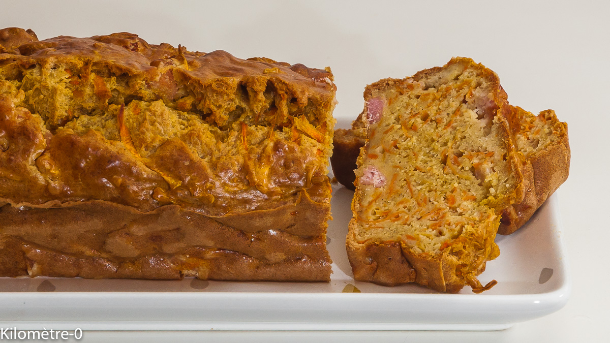 Photo de recette de cake carottes jambon, healthy, rapide, léger, facile de Kilomètre-0, blog de cuisine réalisée à partir de produits de saison et issus de circuits courts