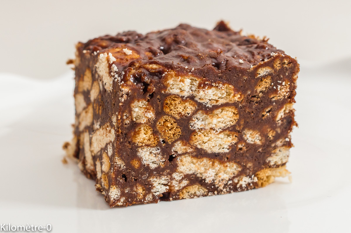Photo de recette lituanienne, du paresseux, gâteau facile, dessert rapide, chocolat, de Kilomètre-0, blog de cuisine réalisée à partir de produits de saison et issus de circuits courts