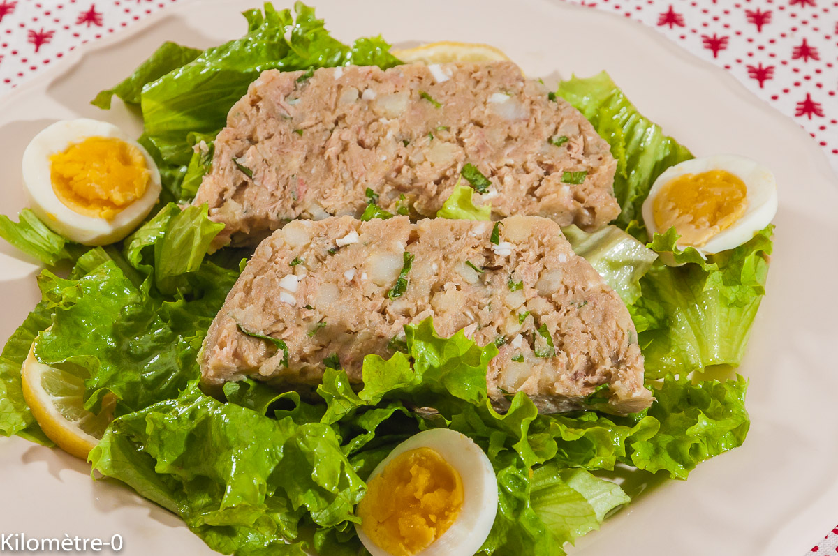 Photo de recette de terrine économique, cuisine du placard, facile, économique, pomme de terre, thon, oeufs de Kilomètre-0, blog de cuisine réalisée à partir de produits de saison et issus de circuits courts