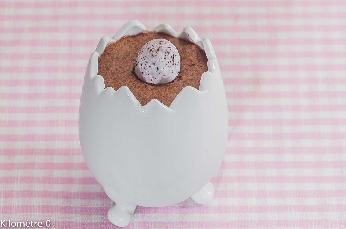 Photo de recette de chocolat de Pâques, mousse au chocolat, blanc d'oeuf, facile, rapide, de Kilomètre-0, blog de cuisine réalisée à partir de produits de saison et issus de circuits courts