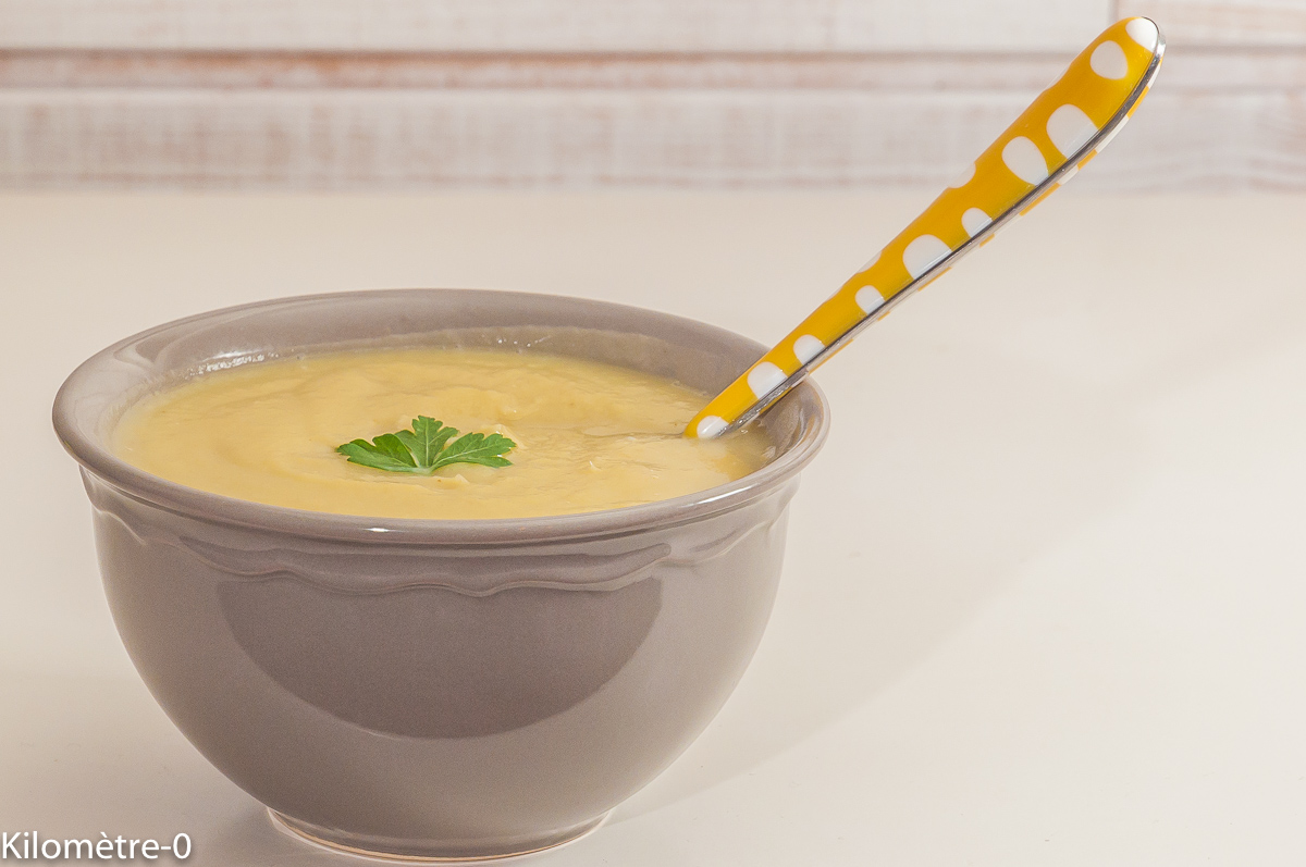 Photo de recette de soupe, potage, velouté, légumes oubliés, hiver, biio, facile, rapide, léger, healthy de Kilomètre-0, blog de cuisine réalisée à partir de produits de saison et issus de circuits courts
