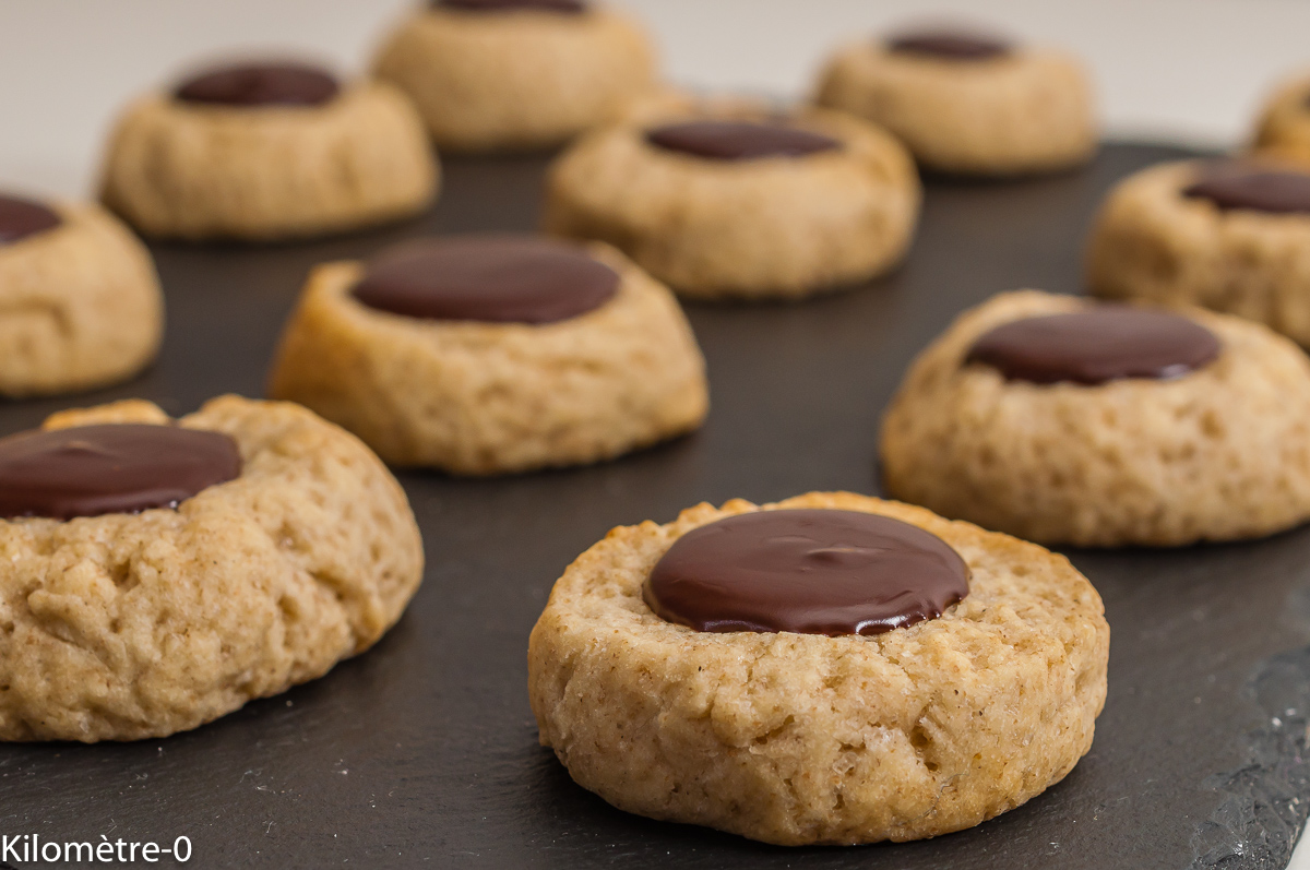 Photo de recette de thumbprints, recette irlandaise, Irlande, dessert, plat, gâteau, biscuits, chocolat, sablés, Royaume Uni, facile, rapide, bio, Irlande, Trish DeseineKilomètre-0, blog de cuisine réalisée à partir de produits de saison et issus de circuits courts