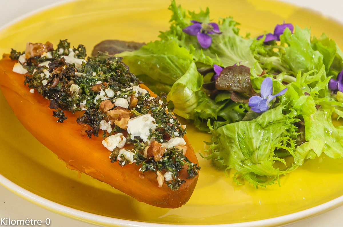 Photo de recette de patate douce farcie au chou kale, végétarienne, bio, fleurs, violettes, Kilomètre-0, blog de cuisine réalisée à partir de produits de saison et issus de circuits courts