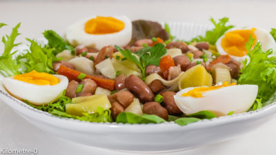 Photo de recette de salade de haricots blancs, oeufs, végétarienne, healthy, facile, rapide, poireaux légumes, bio de Kilomètre-0, blog de cuisine réalisée à partir de produits de saison et issus de circuits courts