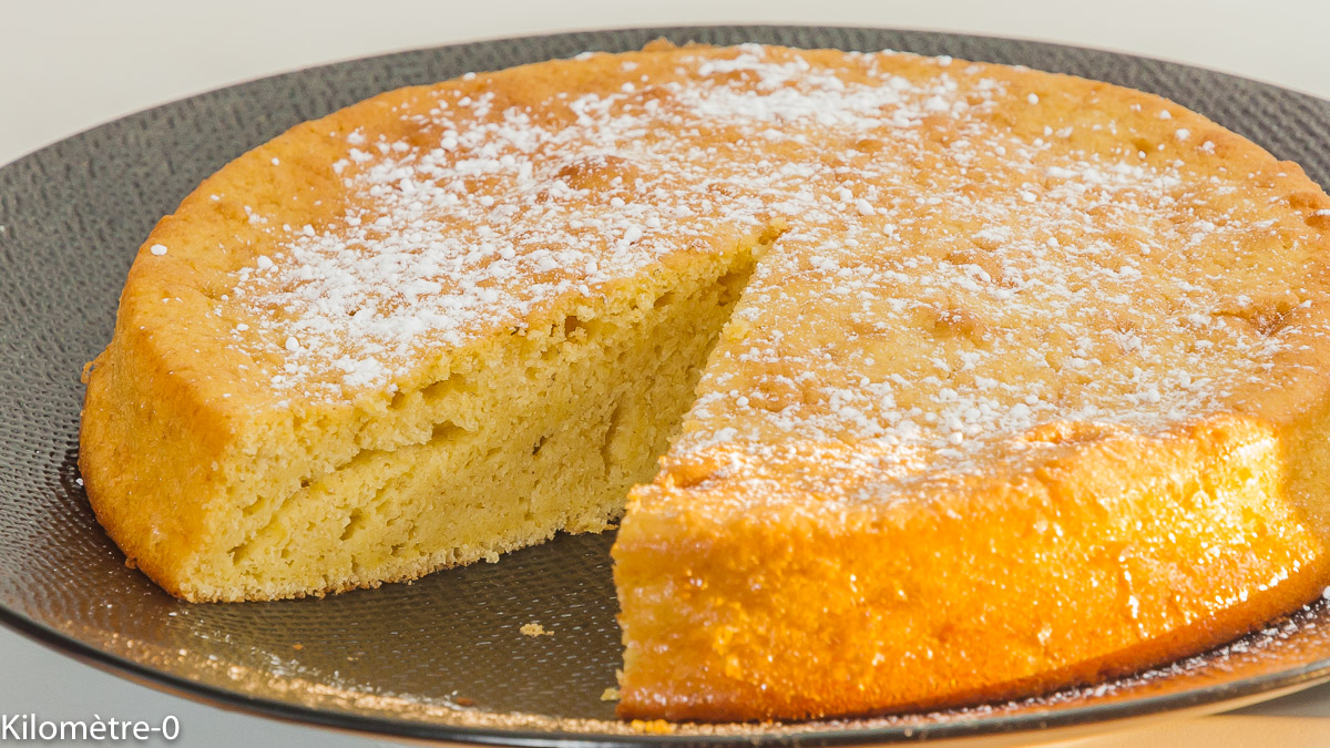 Photo de fondant, moelleeux, gâteau, au citron, facile, bio, rapide, léger, healthy, végétarien, dessert, recette de Kilomètre-0, blog de cuisine réalisée à partir de produits de saison et issus de circuits courts