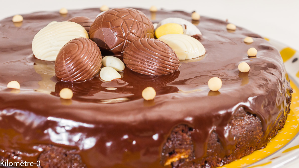 Photo de recette de dessert, gâteau fondant au chocolat, facile, moelleux, Pâques, cocos de Pâques, Kilomètre-0, blog de cuisine réalisée à partir de produits de saison et issus de circuits courts