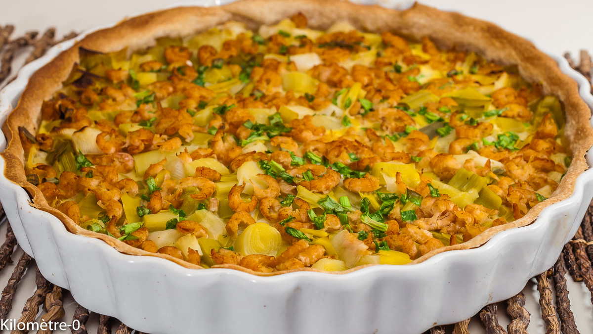 Photo de recette de tarte aux légumes et crevettes, poireaux, facile, économique, pâte brisée maison de de Kilomètre-0, blog de cuisine réalisée à partir de produits de saison et issus de circuits courts
