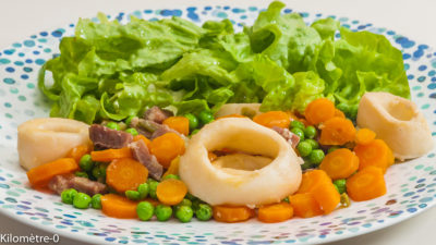 Photo de recette de calamars, poisson, légumes de printemps, petits pois, carottes, healthy, légers, facile, rapide, de Kilomètre-0, blog de cuisine réalisée à partir de produits de saison et issus de circuits courts