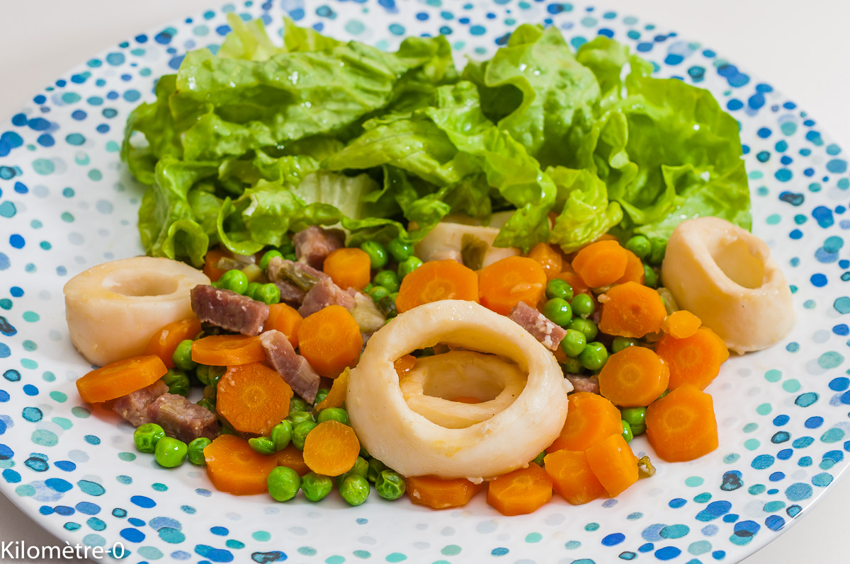 Photo de recette de poêlée de calamars, légumes, carottes nouvelles, petits pois, facile, léger, rapide, de Kilomètre-0, blog de cuisine réalisée à partir de produits de saison et issus de circuits courts