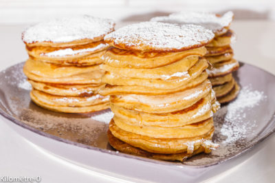 Photo de recette de Poffertjes (mini-crêpes hollandaises), Pays Bas, dessert, blinis, pancake, facile, Kilomètre-0, blog de cuisine réalisée à partir de produits de saison et issus de circuits courts