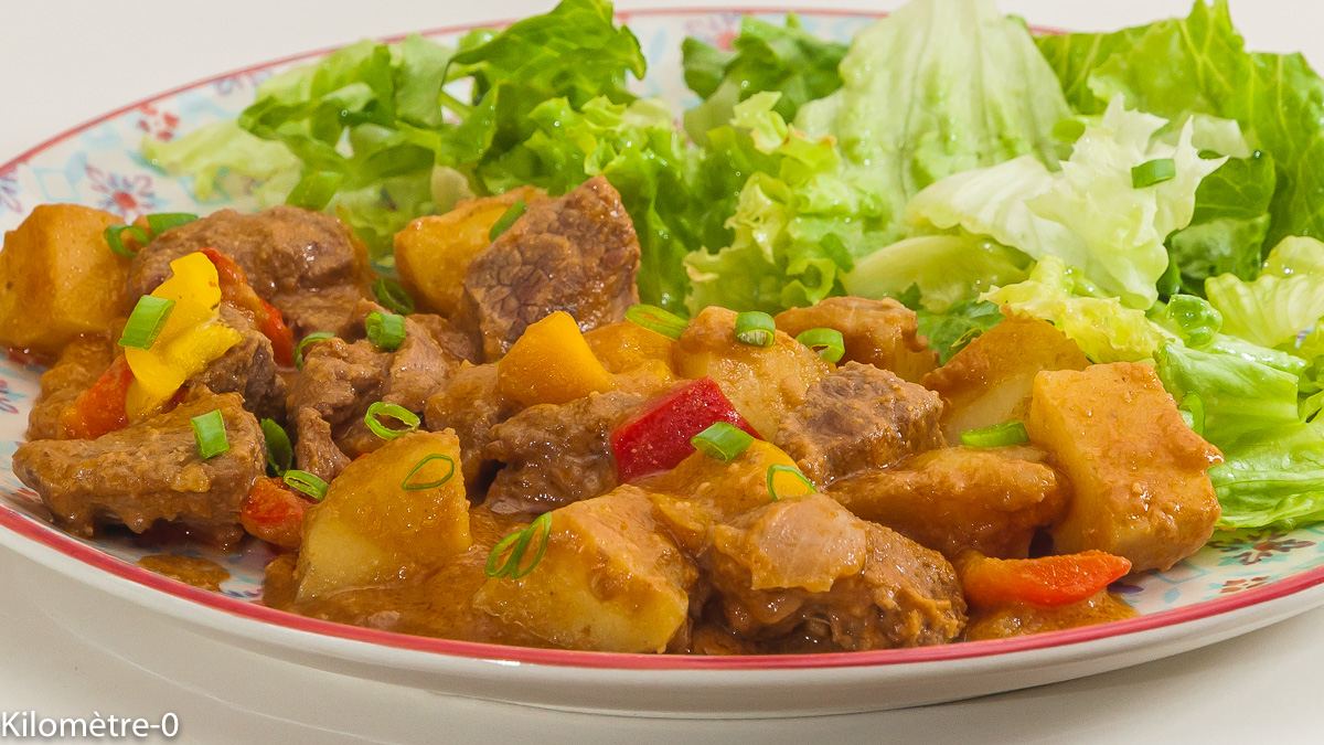 Photo de recette  du Mali, d'Afrique Subsaharienne, Ethiopie, africaine, cuisine du monde, maffé, mafé, boeuf, pomme de terre, mijoté, plat africain, facile, purée d'arachide, beurre de cacahuètesde Kilomètre-0, blog de cuisine réalisée à partir de produits de saison et issus de circuits courts