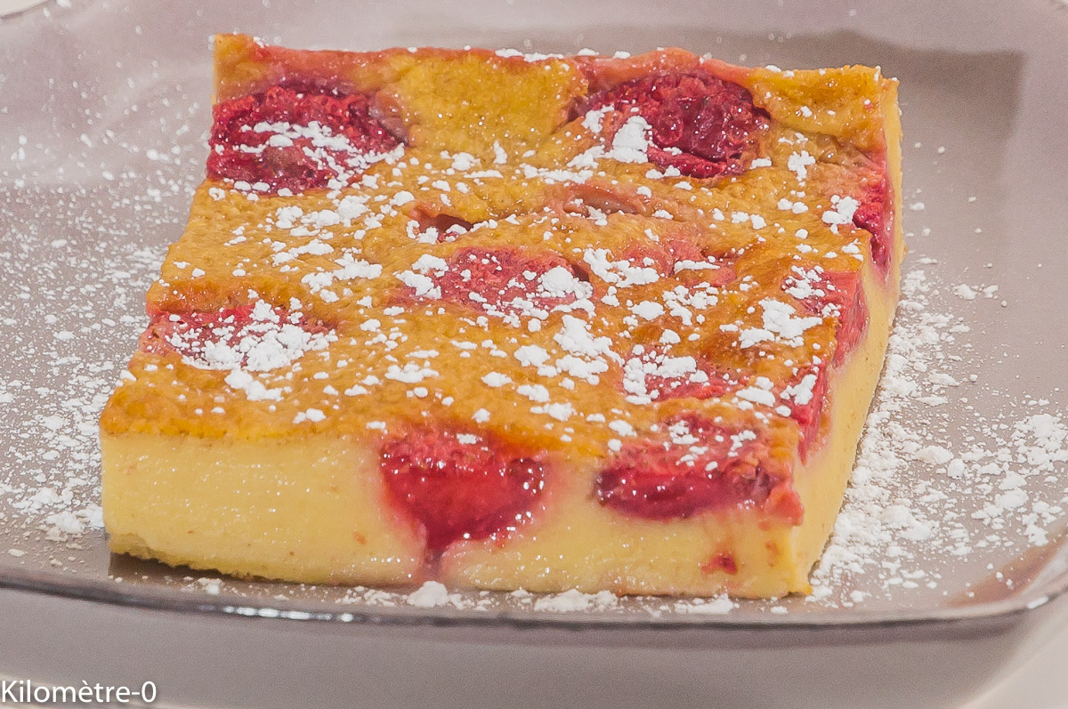 Photo de recette de clafoutis aux fraises, facile, rapide, laitage, bio, fruits rouges, flaugnarde, flognarde,  Kilomètre-0, blog de cuisine réalisée à partir de produits de saison et issus de circuits courts