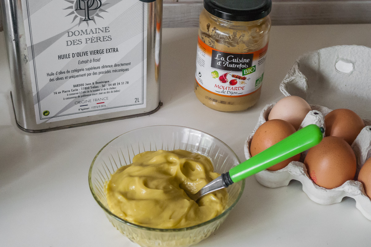 Photo de recette de mayonnais maison, rapide, facile, huile d'olive deKilomètre-0, blog de cuisine réalisée à partir de produits de saison et issus de circuits courts