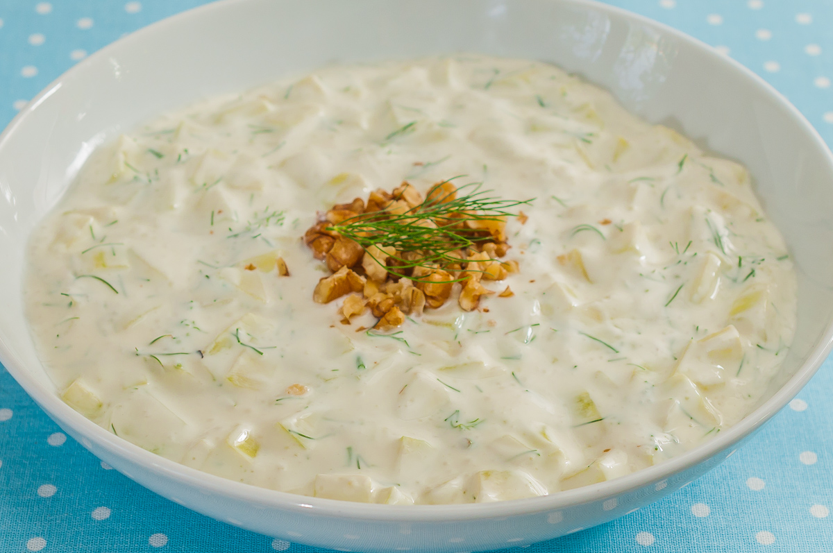 Photo de recette de concombre, yaourt bulgare, facile, rapide, frais été, bio, léger, aneth, légumes, , Kilomètre-0, blog de cuisine réalisée à partir de produits de saison et issus de circuits courts