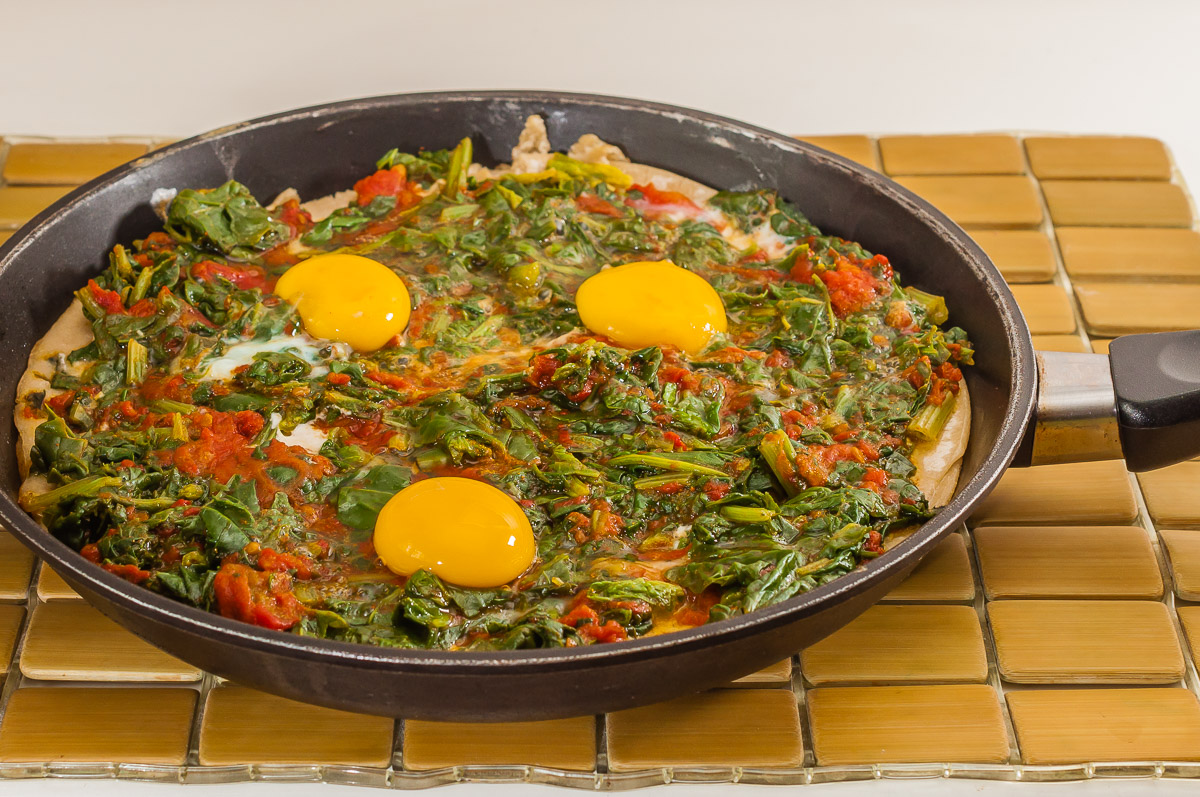 Photo de recette de chatarami, pizza népalaise, Népal, oeufs, épinards, galette, farine de riz, bio, Kilomètre-0, blog de cuisine réalisée à partir de produits de saison et issus de circuits courts