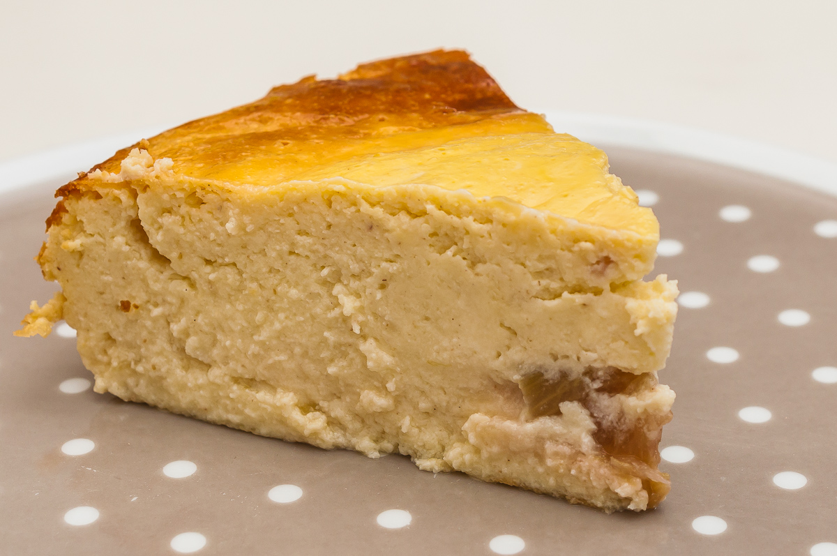 Photo de recette de gâteau fromager au rhubarbes, rhubarbe, léger, fromage blanc,Kilomètre-0, blog de cuisine réalisée à partir de produits de saison et issus de circuits courts