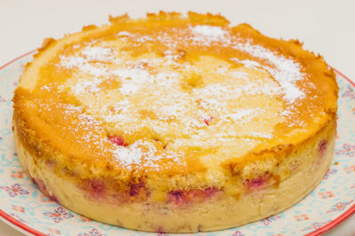 Photo de recette de Gâteau magique facile, fruits rouges, dessert rapide, original, bio de Kilomètre-0, blog de cuisine réalisée à partir de produits de saison et issus de circuits courts