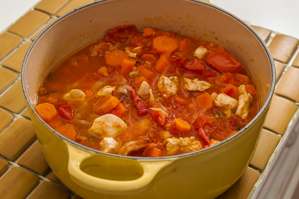 Photo de recette brésilienne, plat brésilien, viande, poulet, légumes, rapide, mijoté, cuisine du monde de de Kilomètre-0, blog de cuisine réalisée à partir de produits de saison et issus de circuits courts
