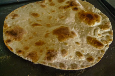 Photo de recette de piadina, piadine, pain plat, italien, San Marino, Saint Marin bio de Kilomètre-0, blog de cuisine réalisée à partir de produits de saison et issus de circuits courts