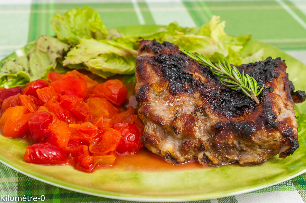Photo de recette de grillade d'été, fruits, prunes, travers de porc, repas copain Kilomètre-0, blog de cuisine réalisée à partir de produits de saison et issus de circuits courts