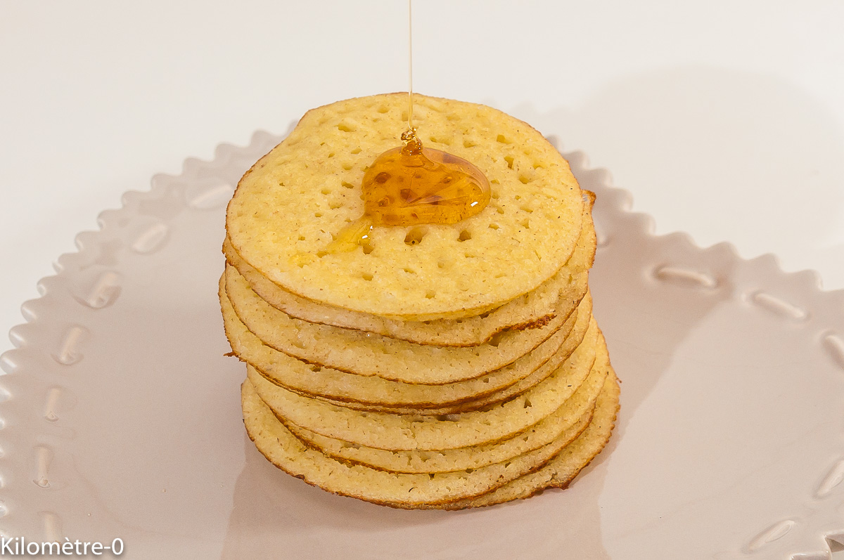 Photo de recette de baghrir, crêpes à trous, cusine marocaine, Maroc, Maghreb, facile, semoule, miel, bio de Kilomètre-0, blog de cuisine réalisée à partir de produits de saison et issus de circuits courts