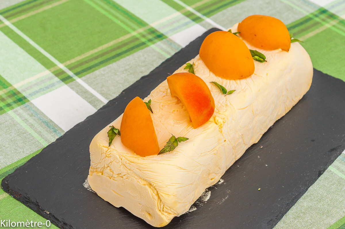 Photo de recette de parfait, semiffredo, glace, abricots, facile, rapide, économique, dessert glacé, été de Kilomètre-0, blog de cuisine réalisée à partir de produits de saison et issus de circuits courts