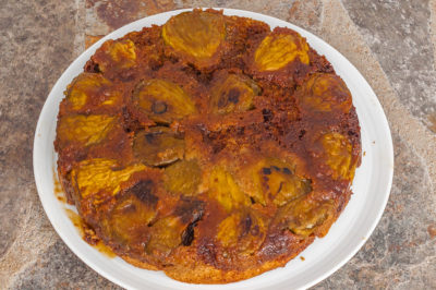 Photo de recette de gâteau rustique aux figues facile, bio, léger de  Kilomètre-0, blog de cuisine réalisée à partir de produits de saison et issus de circuits courts