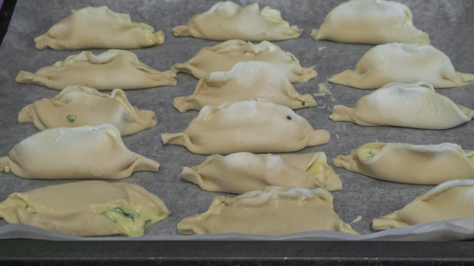 Photo de recette de pastizzi maltais facile, maison, cuisine des îles Kilomètre-0, blog de cuisine réalisée à partir de produits de saison et issus de circuits courts