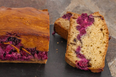 Photo de recette de cake, facile, mûres, fruits rouges, gâteau du matin, rapide, healthy, bio  Kilomètre-0, blog de cuisine réalisée à partir de produits de saison et issus de circuits courts