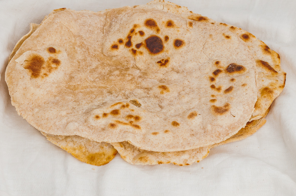 Photo de recette de Chapati, pain plat africain, OUganda, ougandais, végétarien, healthy, pain, cuisine du monde,  Kilomètre-0, blog de cuisine réalisée à partir de produits de saison et issus de circuits courts