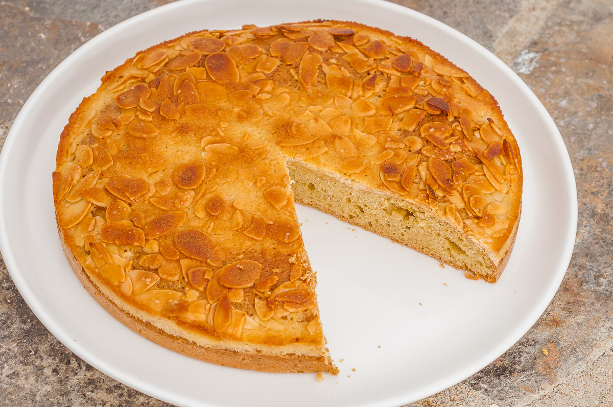 Photo de recette de gâteau, galette, cusine finlandaise, cuisien d'Europe du Nord, cuisine du monde, facile, amandes, bio, rapide, légère de Kilomètre-0, blog de cuisine réalisée à partir de produits de saison et issus de circuits courts
