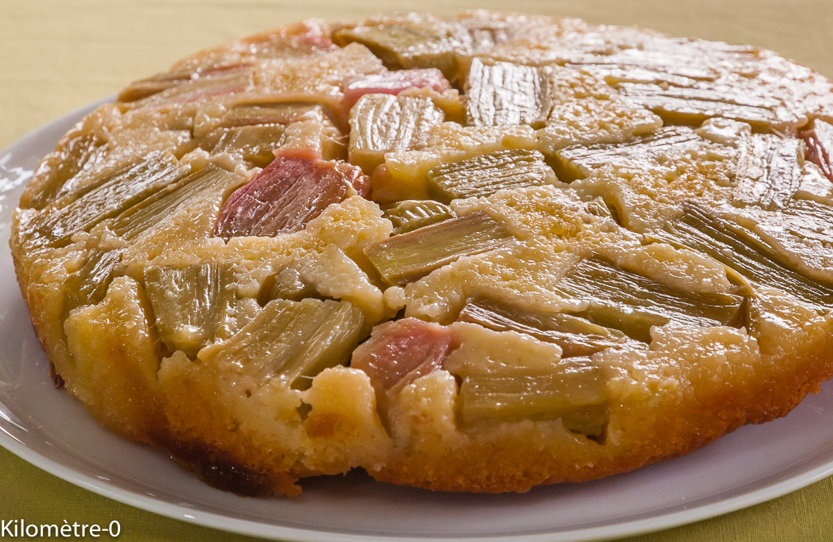 Photo de recette de gâteau, tatin rhubarbe, fruits, healthy, facile, rapide, bio de Kilomètre-0, blog de cuisine réalisée à partir de produits de saison et issus de circuits courts