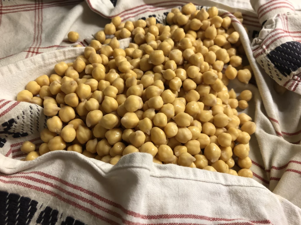 Falafels destructurés sur lit de crudités - Étape 2