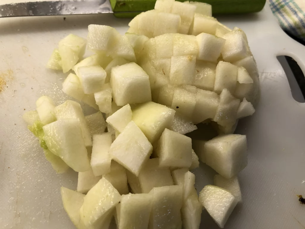 Cake salé au roquefort, lardons et poire - Étape 2